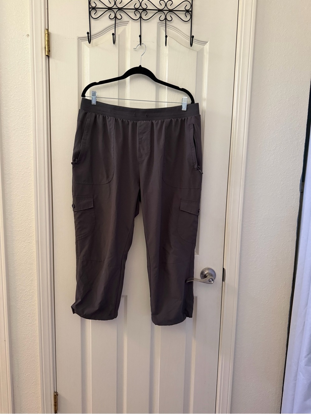 Women's Gray Cargo Capris - Unbranded